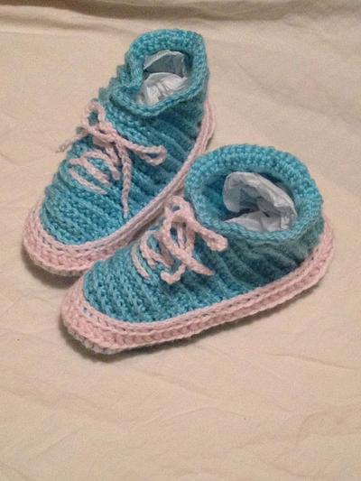 Crocheted Sneaker Slippers - Project by CharlenesCreations 