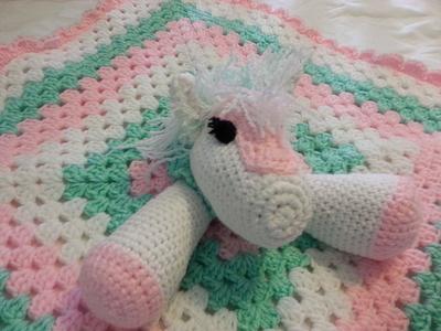 Horsey Lovey Blanket - Project by conniesuzzanne