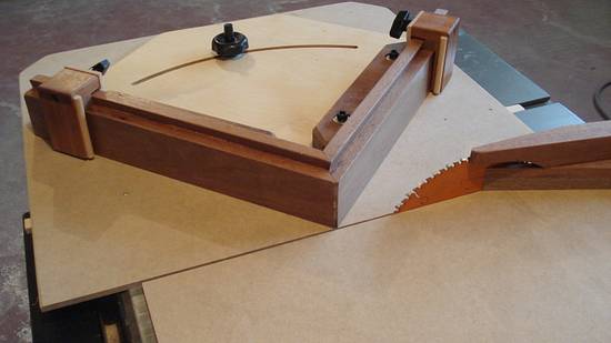 SIDEWINDER MITRE SLED - Woodworking Project by kiefer SIDEWINDER MITRE SLED - Woodworking Project by kiefer
