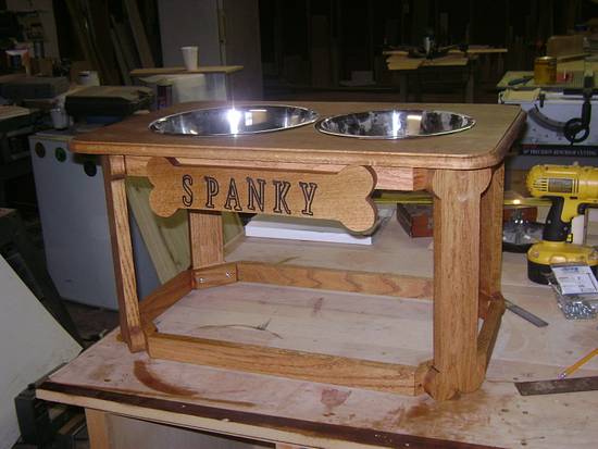 Elevated Dog Feeder - Woodworking Project by David Roberts Elevated Dog Feeder - Woodworking Project by David Roberts