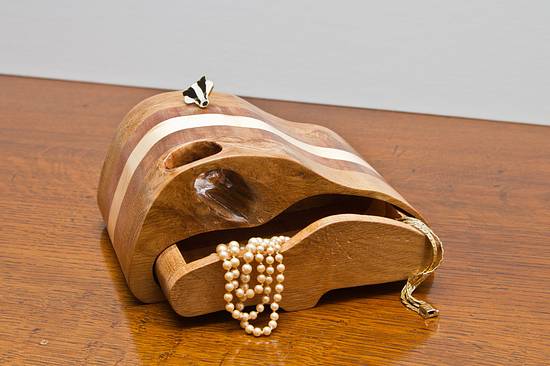 Box with a hole - Woodworking Project by Malcolm & Mark Box with a hole - Woodworking Project by Malcolm & Mark