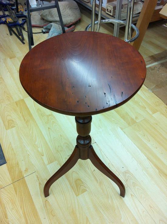 Tilt top table - Woodworking Project by Les Hastings Tilt top table - Woodworking Project by Les Hastings