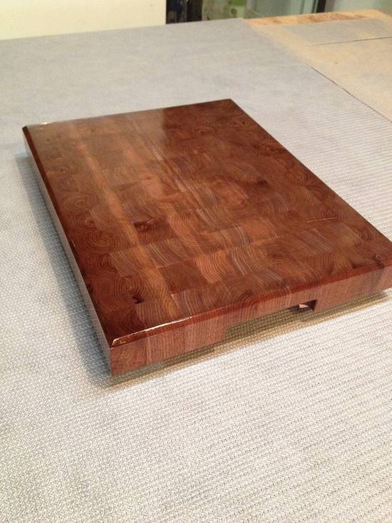 Walnut end grain butcher block with intergrated handles - Woodworking Project by Hartman Woodworks Walnut end grain butcher block with intergrated handles - Woodworking Project by Hartman Woodworks