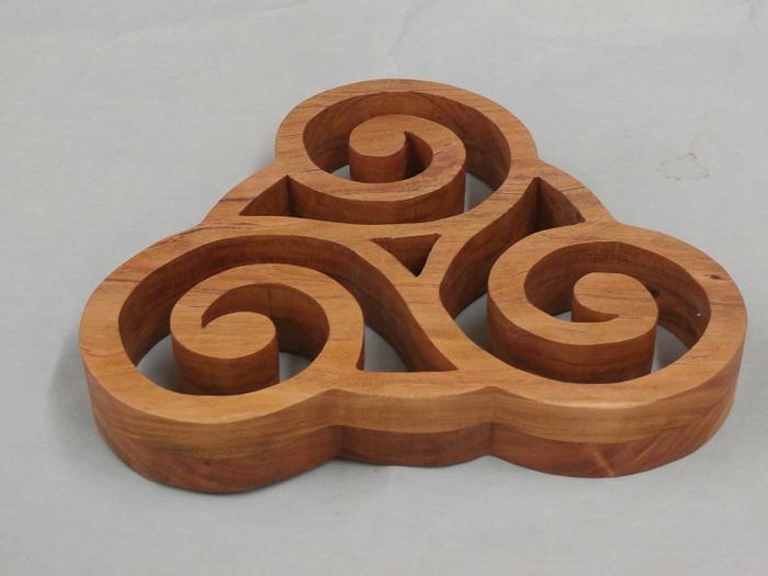 Celtic Triple Spiral Tiskelle Knot Trivet