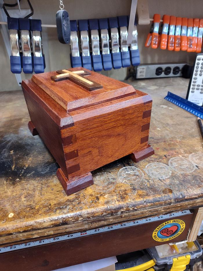 MY MOMS URN 