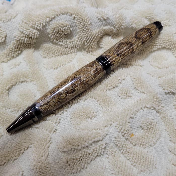 Rattle Snake pen