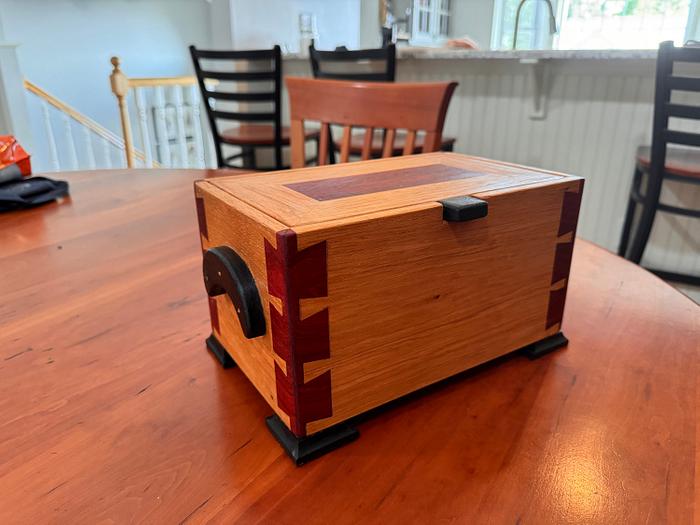 Keepsake Box with Mitered Dovetail Joints