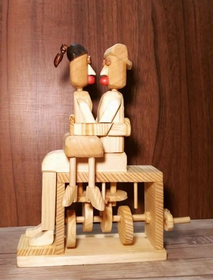 Animated kiss made work for Valentine