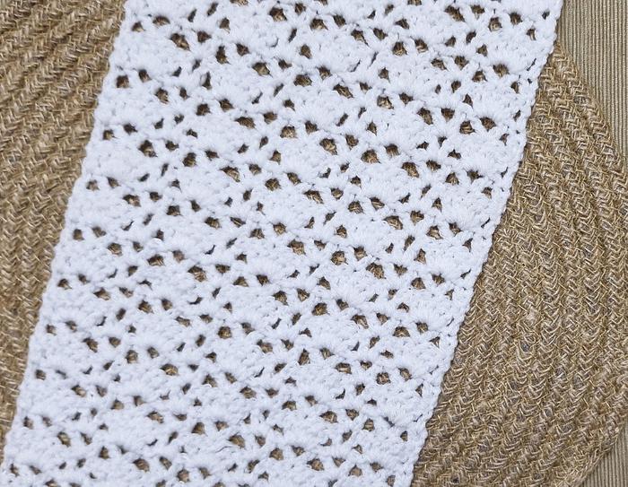 Easy Vintage Crochet Table Runner