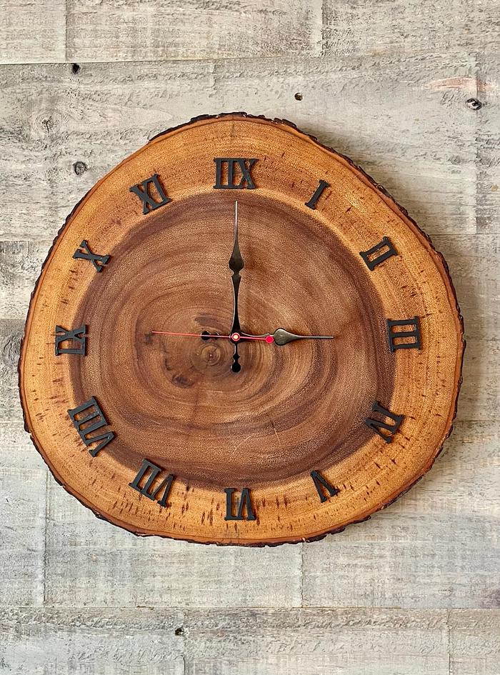 How To Build  A Clock From A Log Slice And A Rustic Background For It