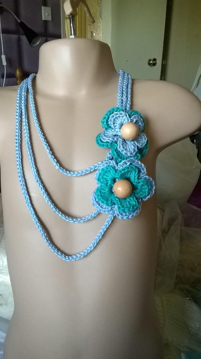 Floral necklace