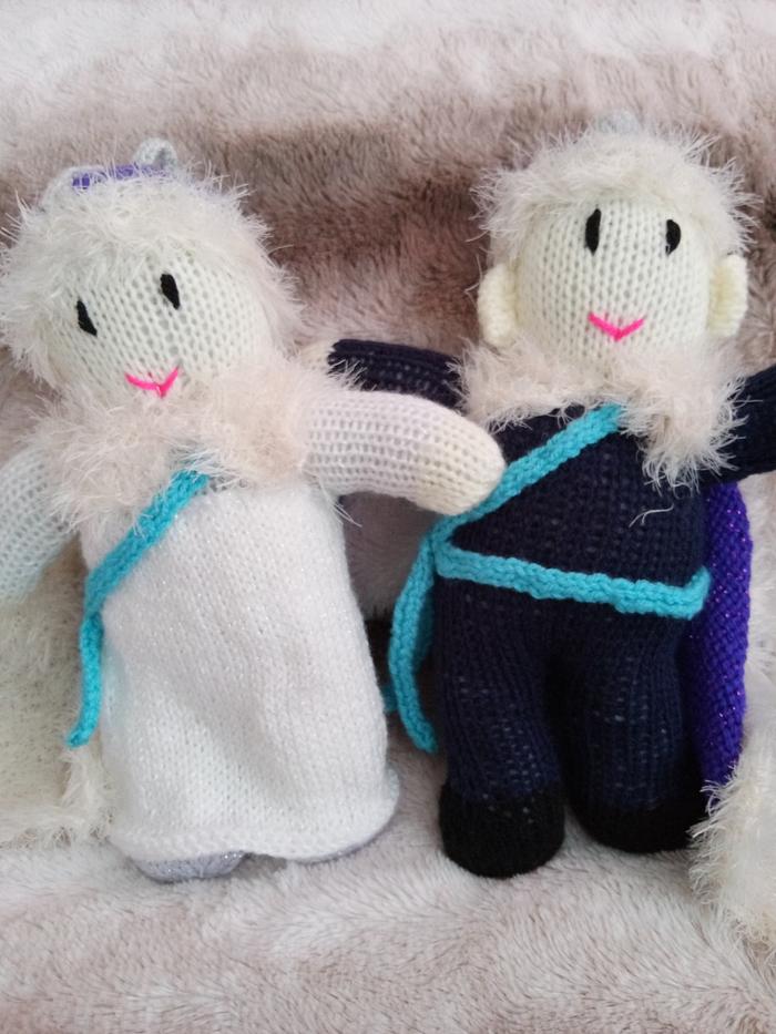 king charles and queen camilla knitted toys