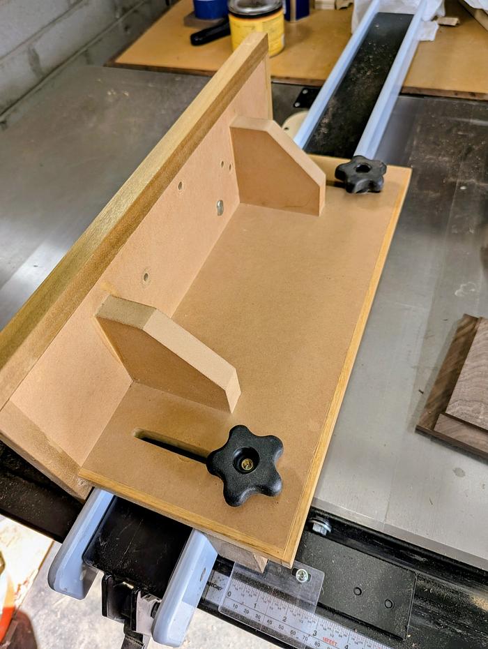 Table saw fence tenoning jig.