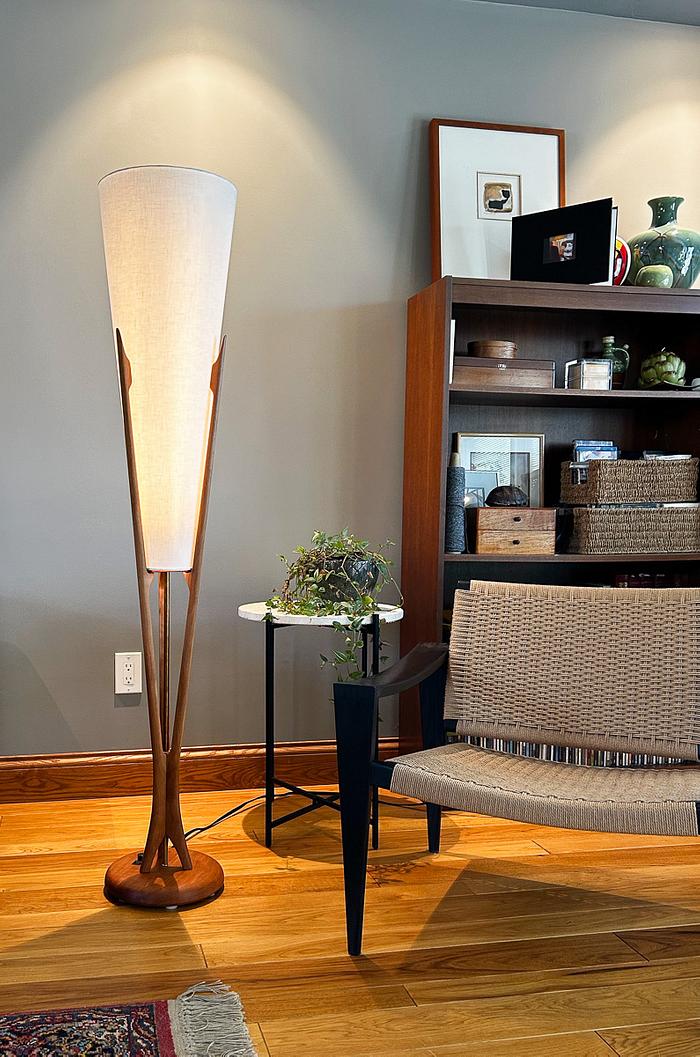 Modeline 1525 Floor Lamp Replica