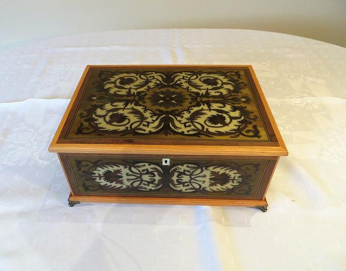 Martha - Boulle style marquetry box number 3
