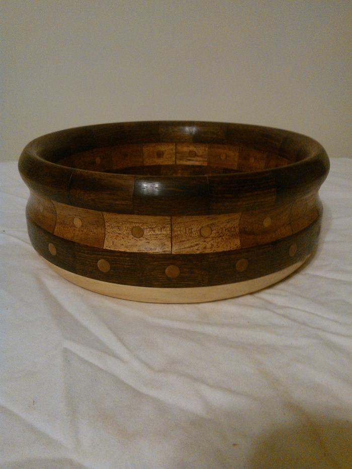 Bowl with dowels