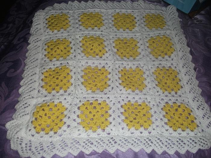 crochet blanket with trim