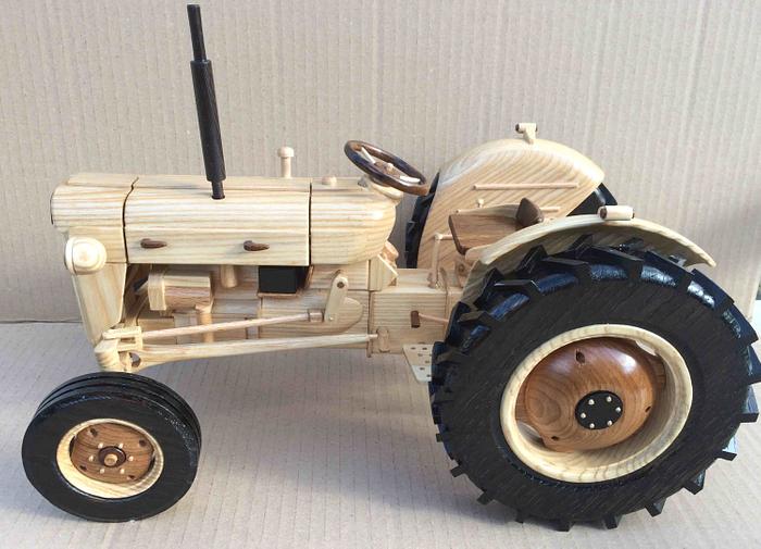 Fordson Super Dexta wooden model (third one)