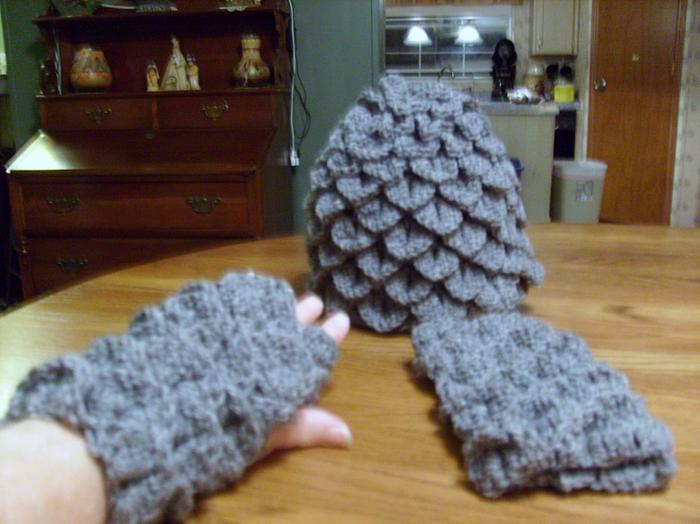 Gray Crocheted Crocodile Stitch Hat & Fingerless Gloves 