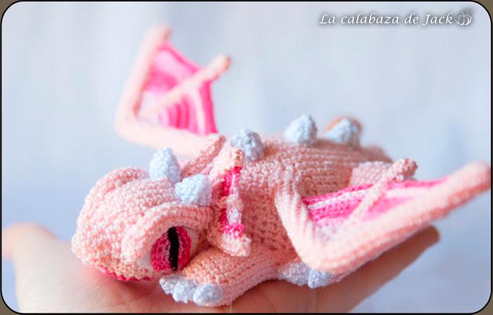 Pink Crochet Dragon - La Calabaza de Jack