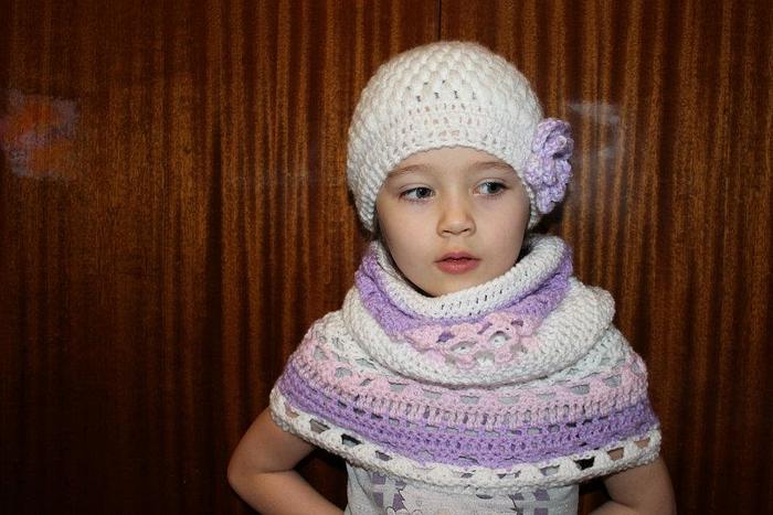 Crochet snood and hat