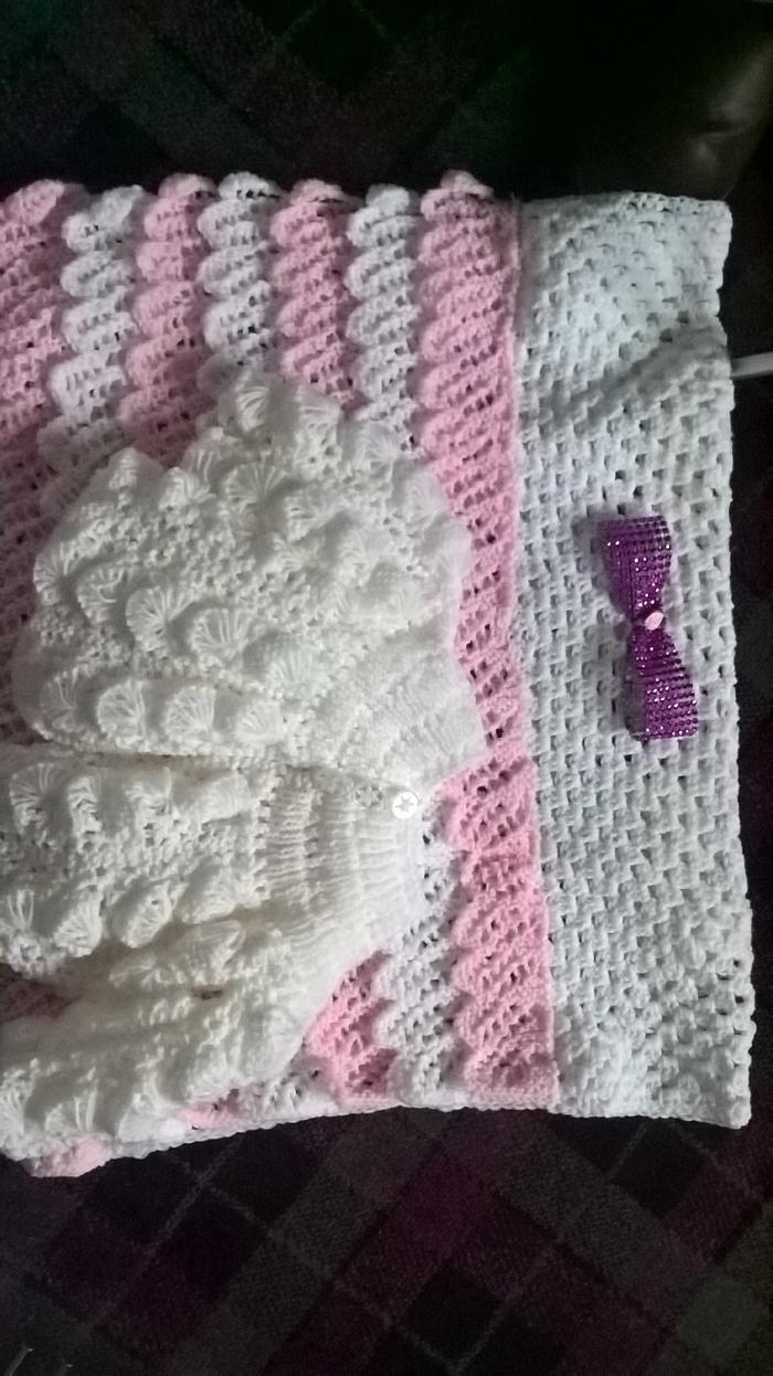 crochet frills blanket and shell jacket