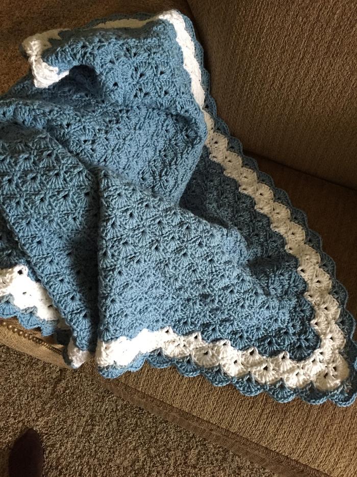 Crochet shell baby blanket
