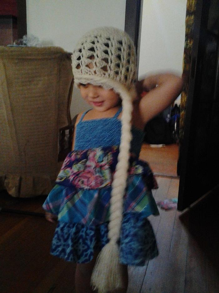 Elsa hat modeled by my daughter:)