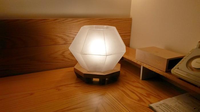 Pallet wood and acrylic table lamp
