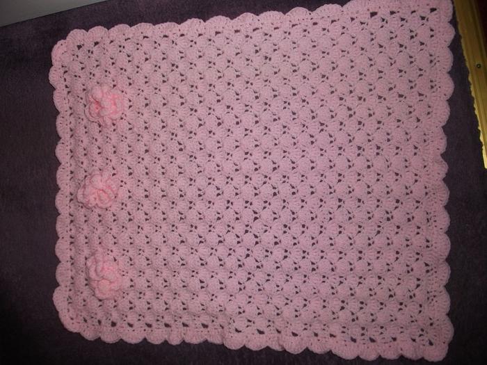 flower trim crochet blanket