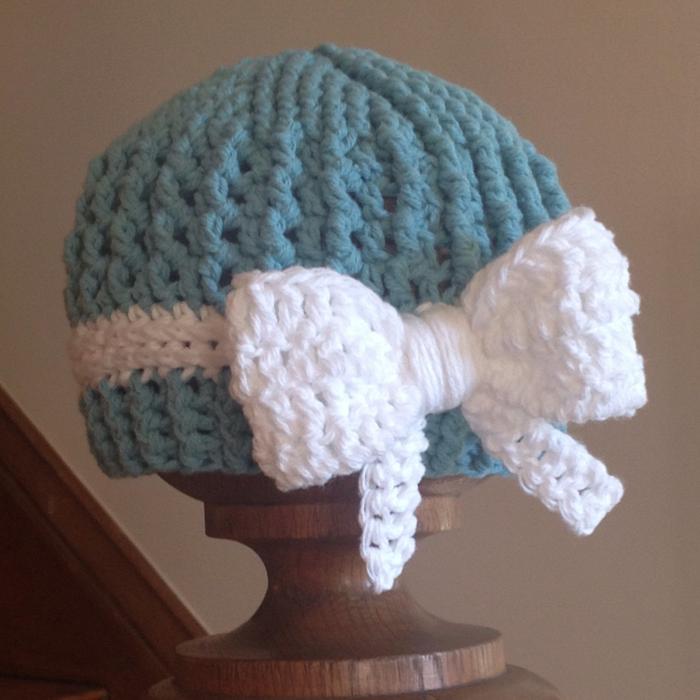 Textured Beanie with Bow