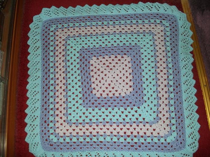 frill trim crochet blanket