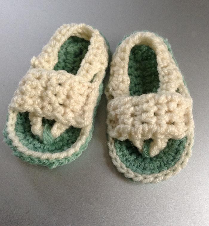 Baby Flip Flops  {Whistle and Ivy}