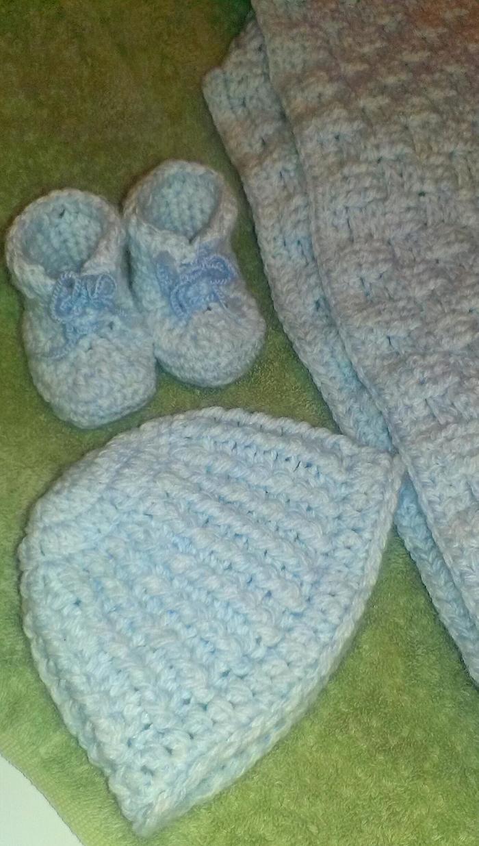 Booties, hat and blanket
